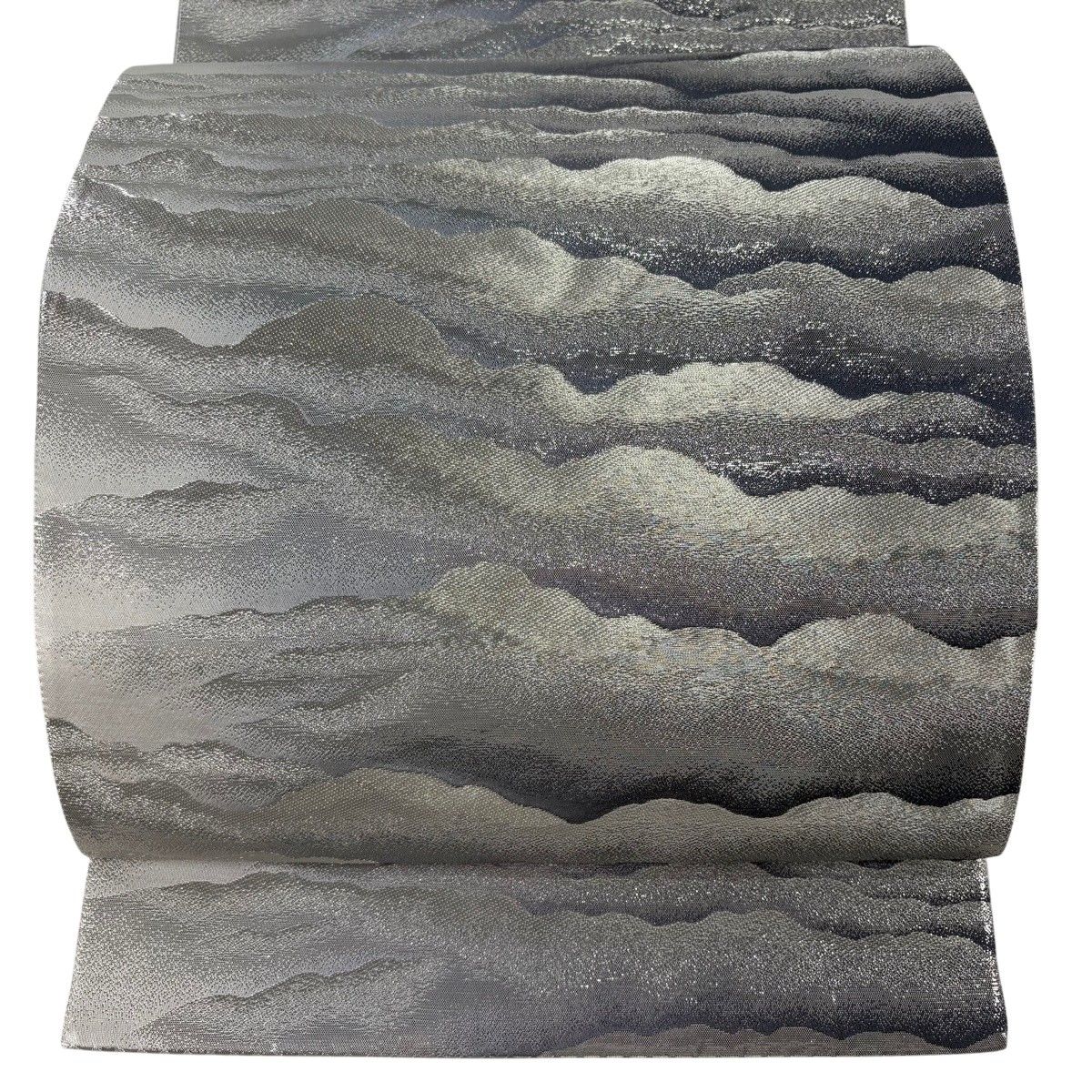 袋帯 横山大観 落款 プラチナ箔 朝陽霊峰 瑞雲 箔 銀糸 銀色 六通 正絹