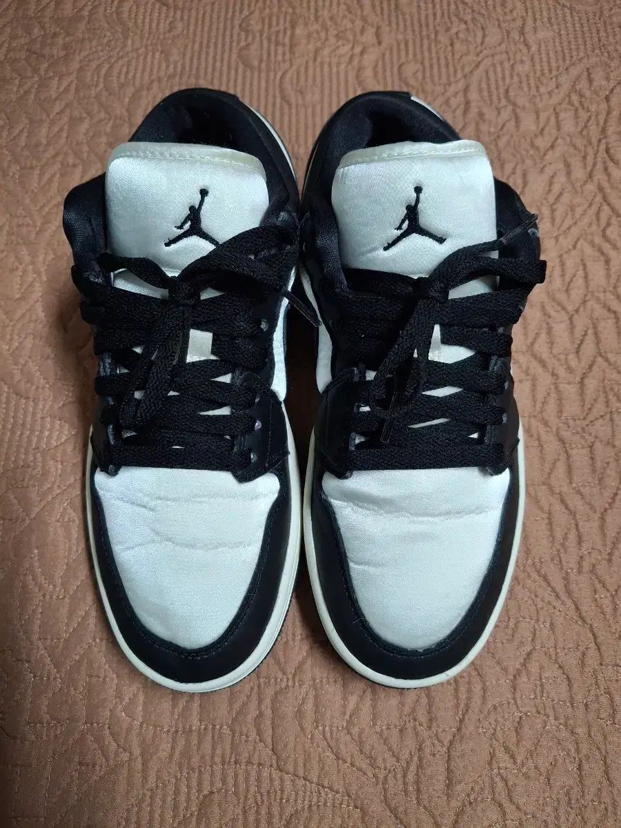 240 NIKE ジョーダン 1 ロー レディース スニーカー 1209