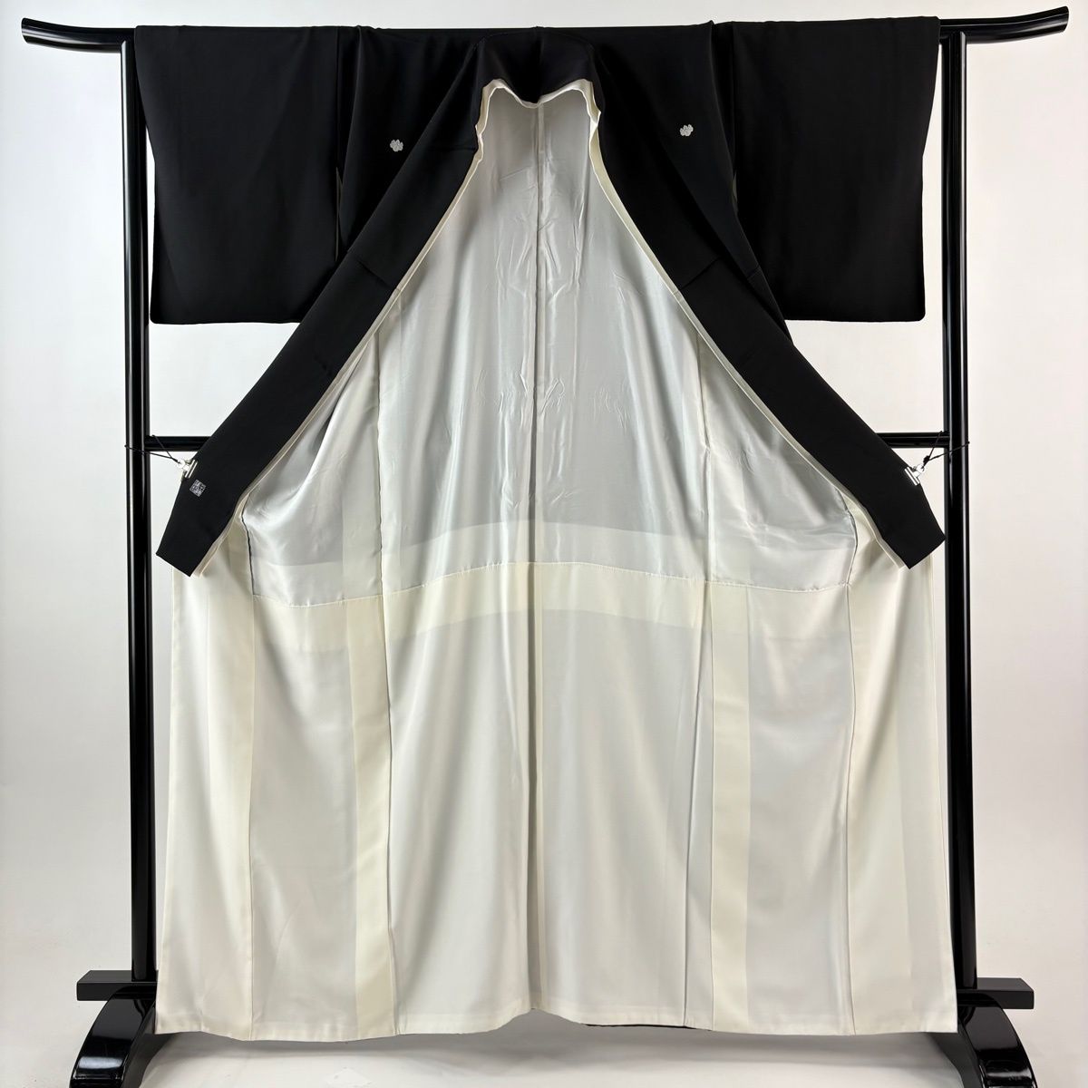  黒留袖 身丈154 cm 裄丈63 S 袷 千總 落款 桐 蜀江文 金糸 金彩 黒 正絹 黒留袖 着物