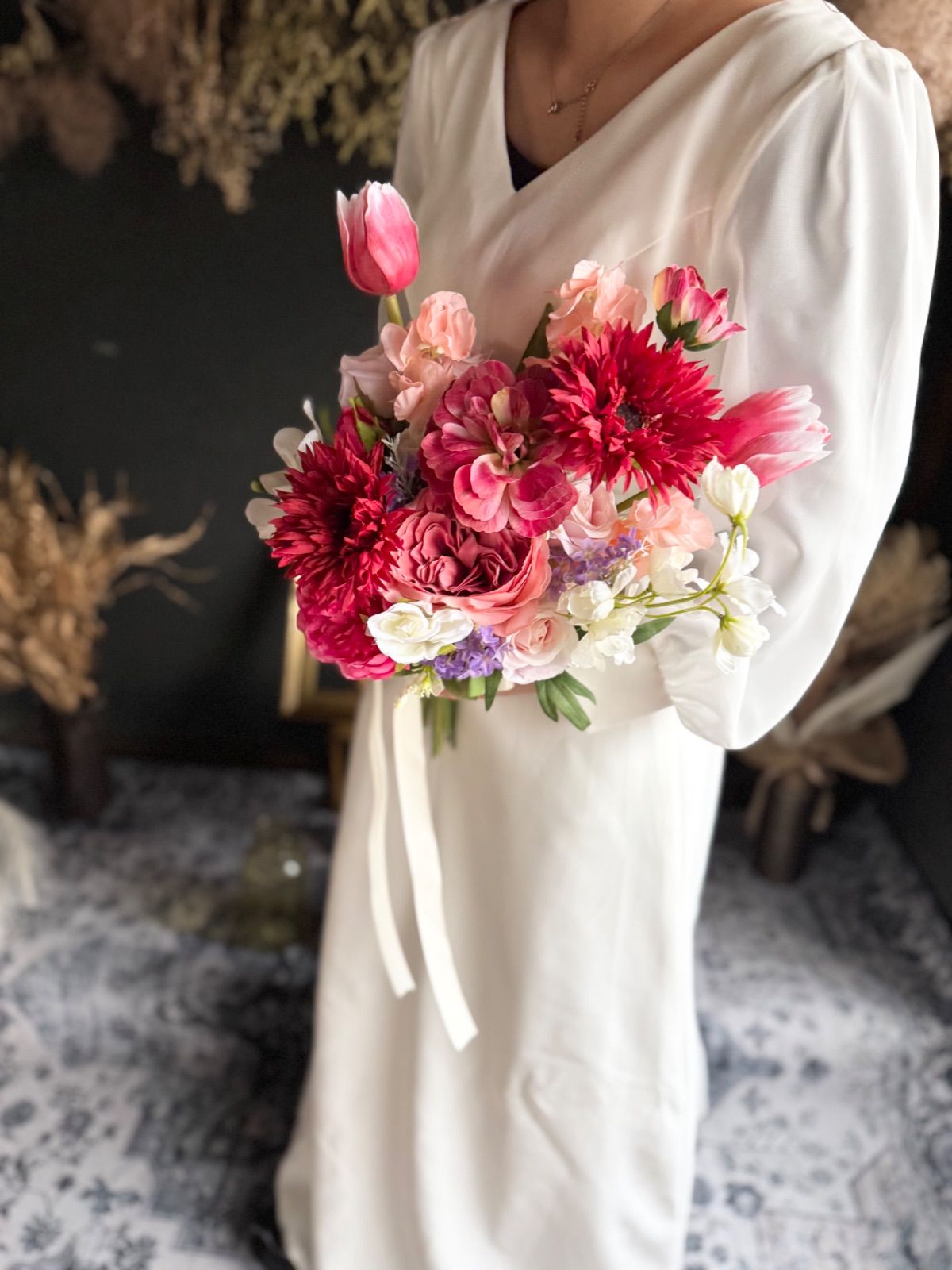 濃いピンクチューリップクラッチブーケ