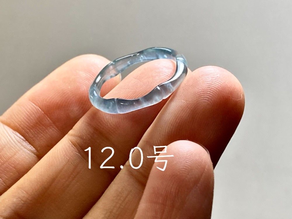 グアテマラ産　天然本翡翠　高品質　高氷種　薔薇　くり抜きリング　少し幅広　10号 L15-219 高氷種 竹節 リング 水青色 12.0号 グアテマラ産 A貨 本翡翠
