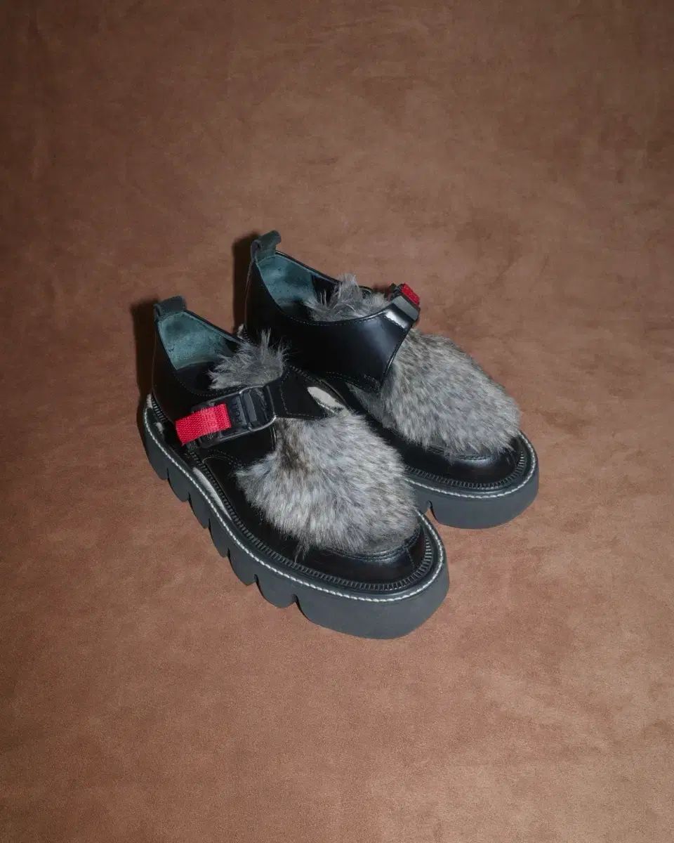 ヘンダースキーメドウファーシューズ