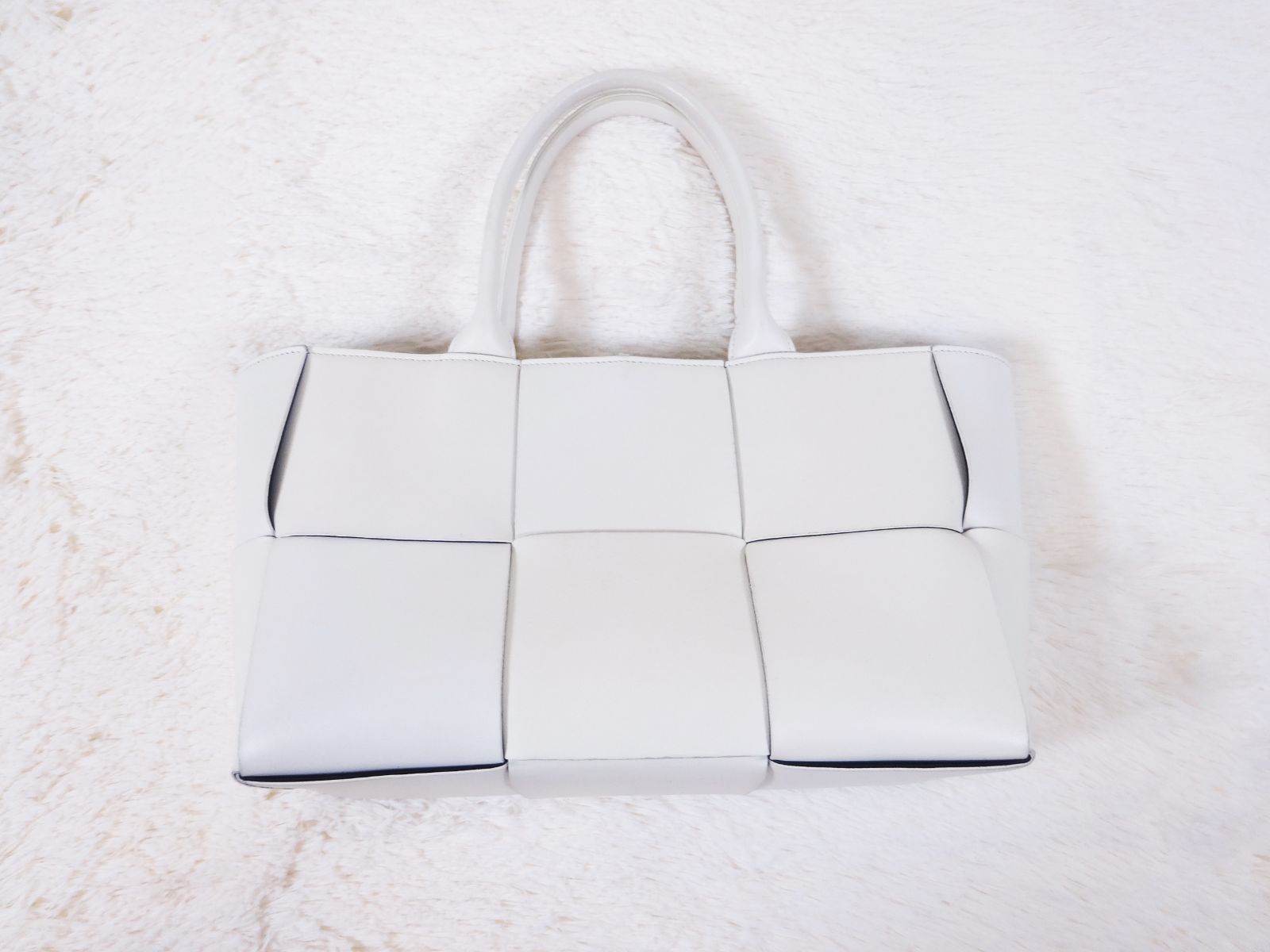 Bottega Veneta ボッテガ・ヴェネタ マキシ イントレチャート アルコ 