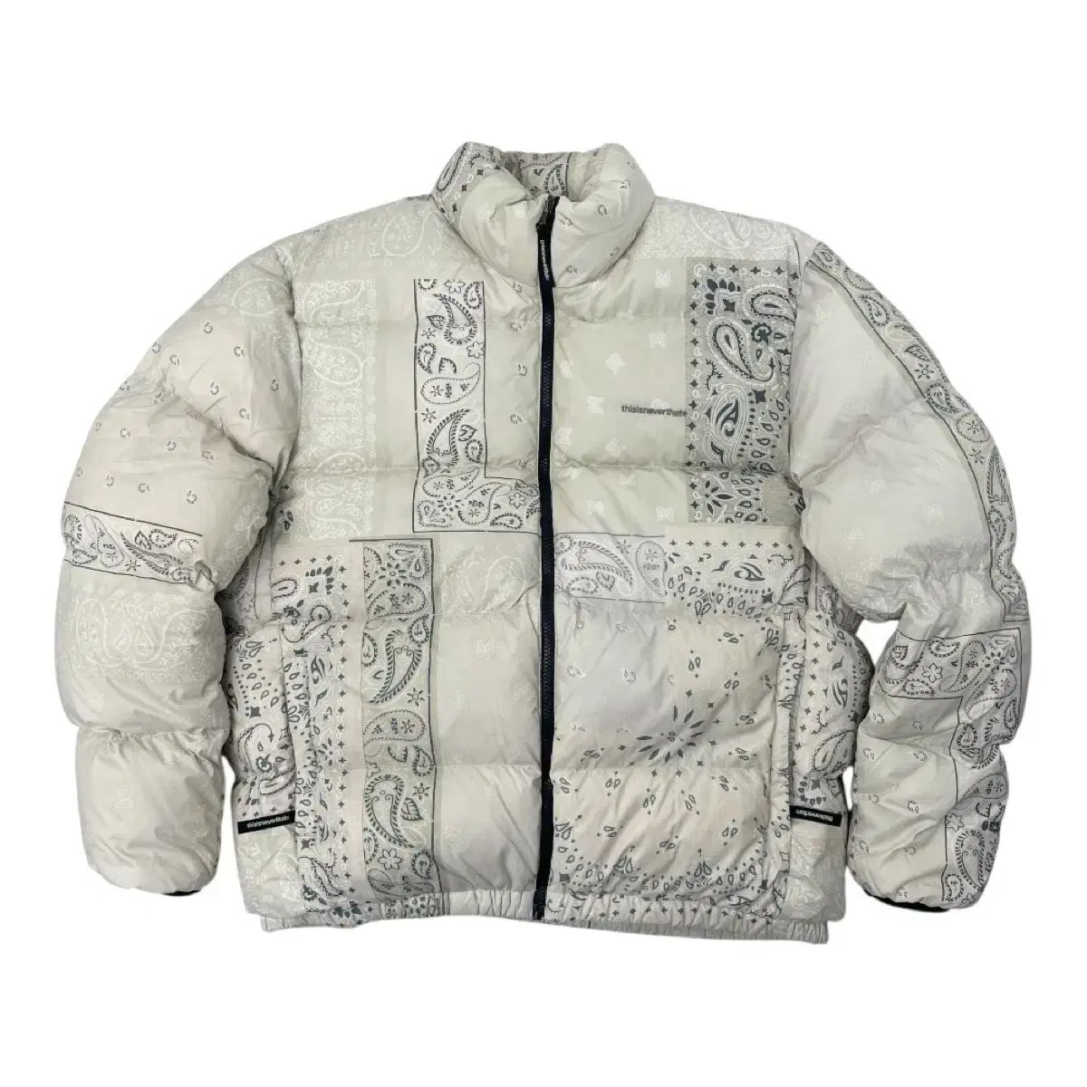 thisisneverthat ベイズリー ダウン アウター XL