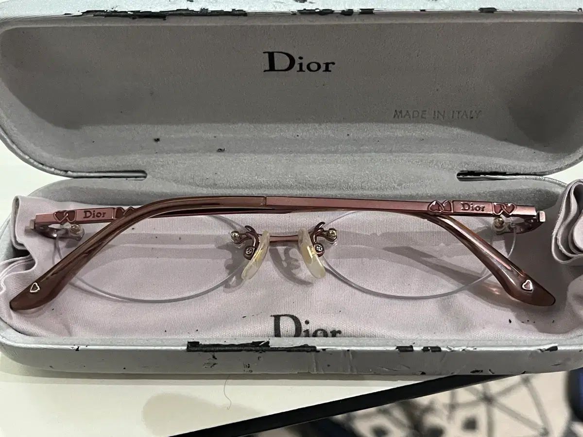 フチなし メガネ