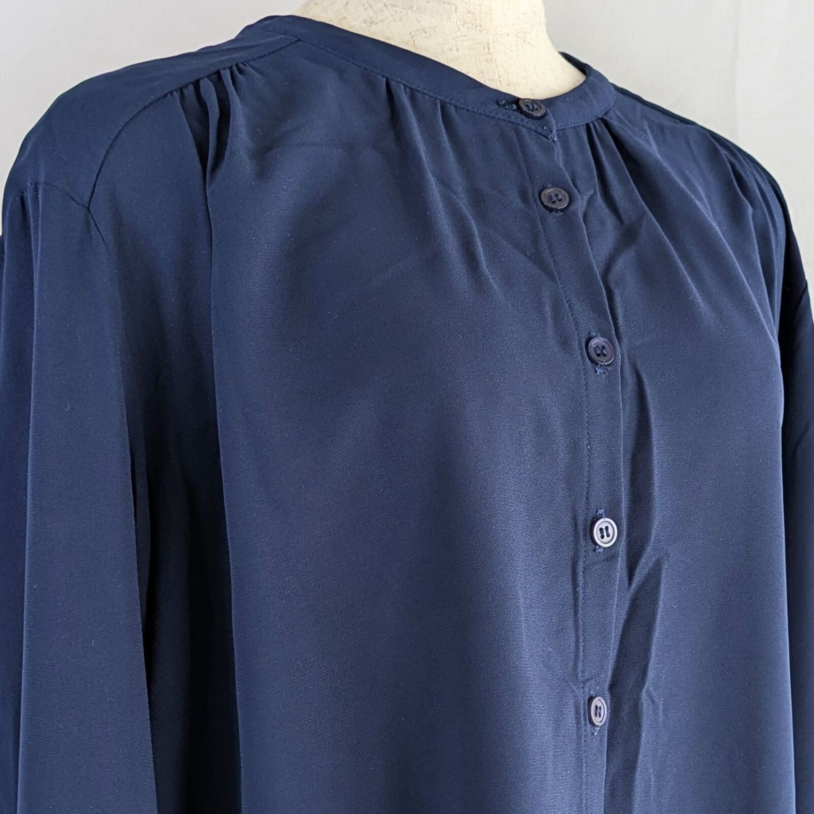 美品 Scye サイ バンドカラーギャザーブラウス38*シャツトップス