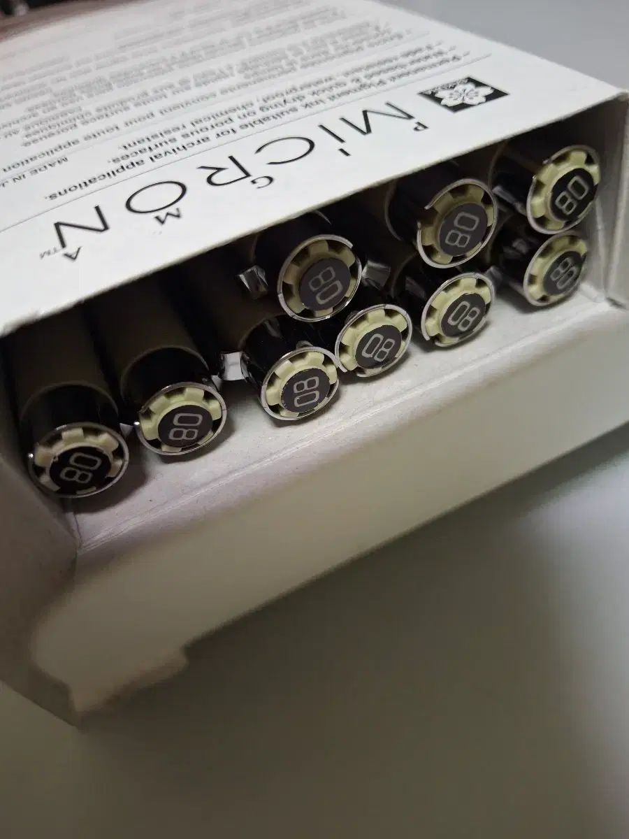 カートリッジ 白