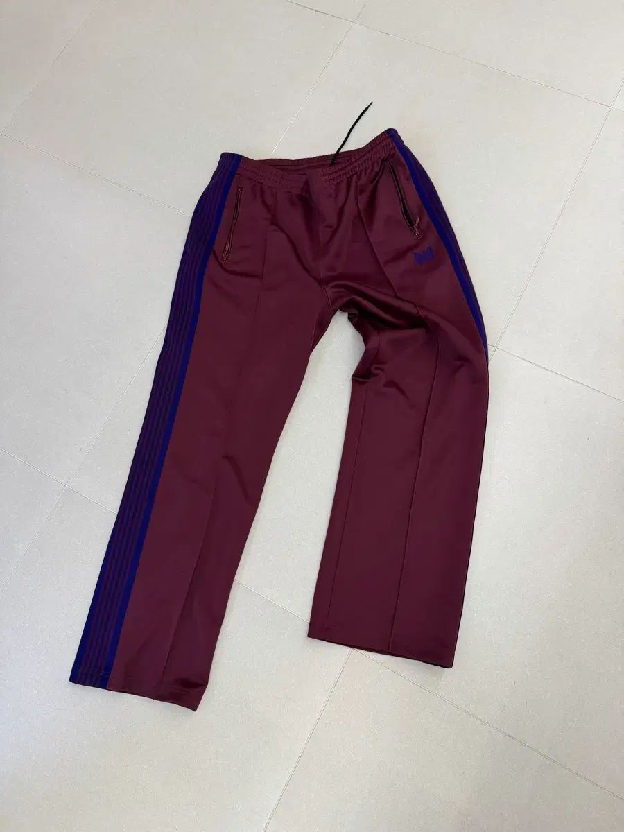 ニードルズ ストレートフィット トラックパンツ l ワインカラー