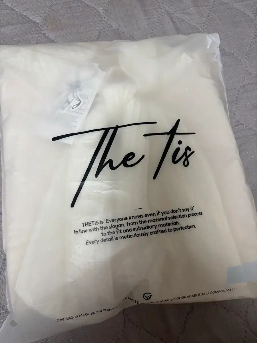 THETIS LEE リボン フーディー クリーム