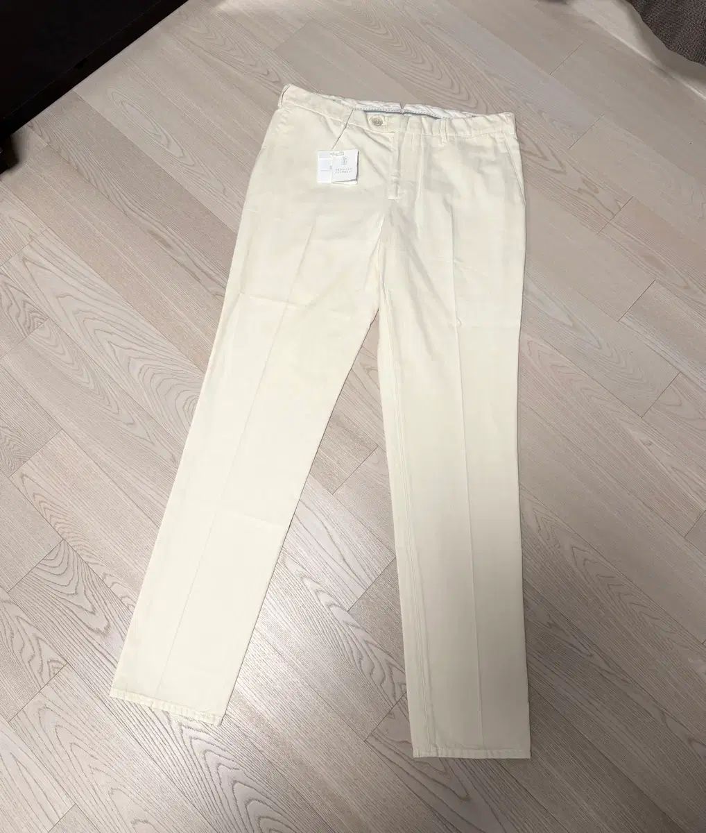 ブルネロクチネリ オフホワイト クリーム チノ パンツ 52