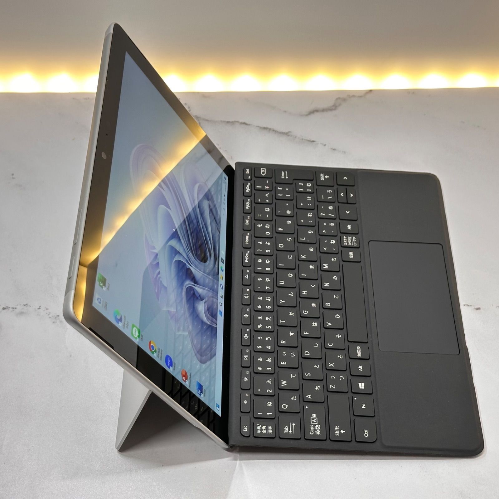 【極美SA】Surface Go P-4425Y 4GB/64GB 極美SA】Surface Go P-4425Y 4GB/64GB - メルカリ