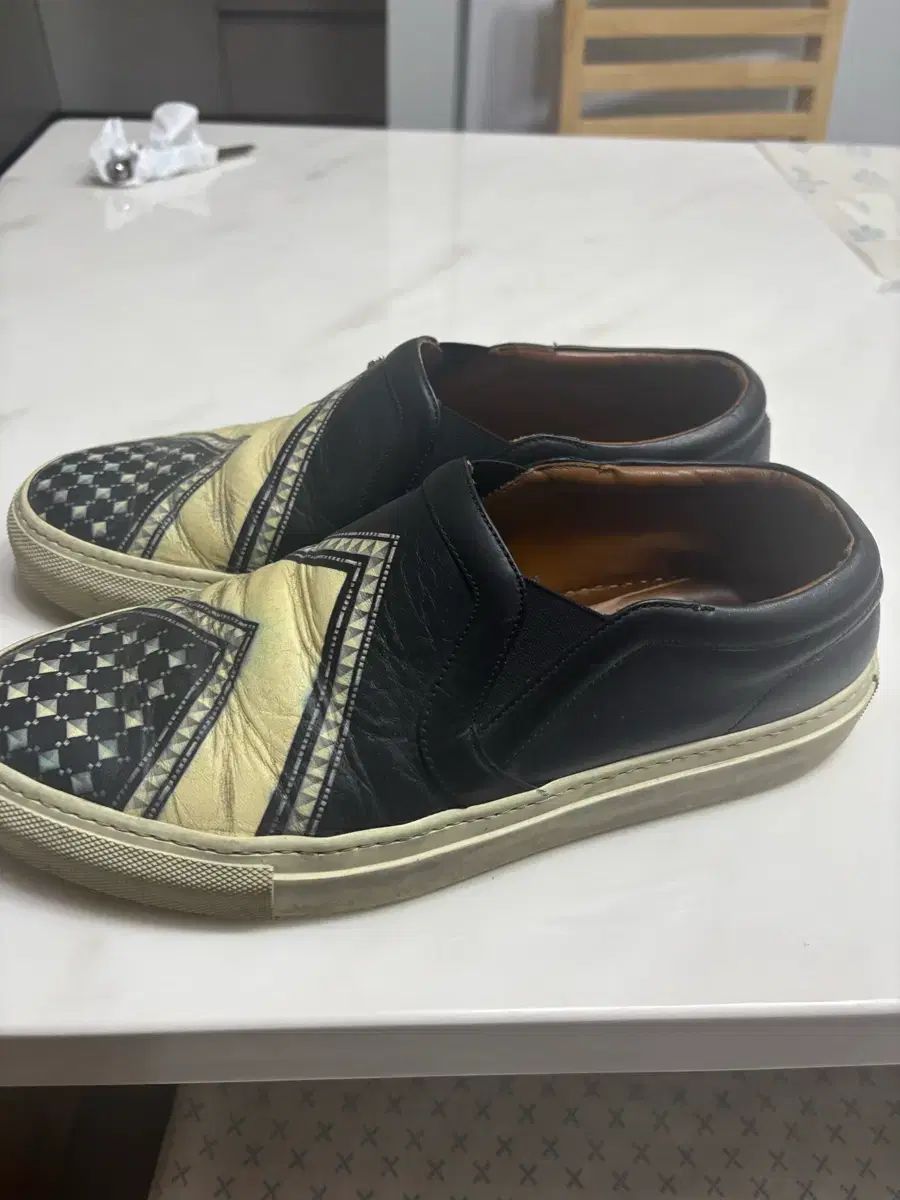 Givenchy ジバンシィ