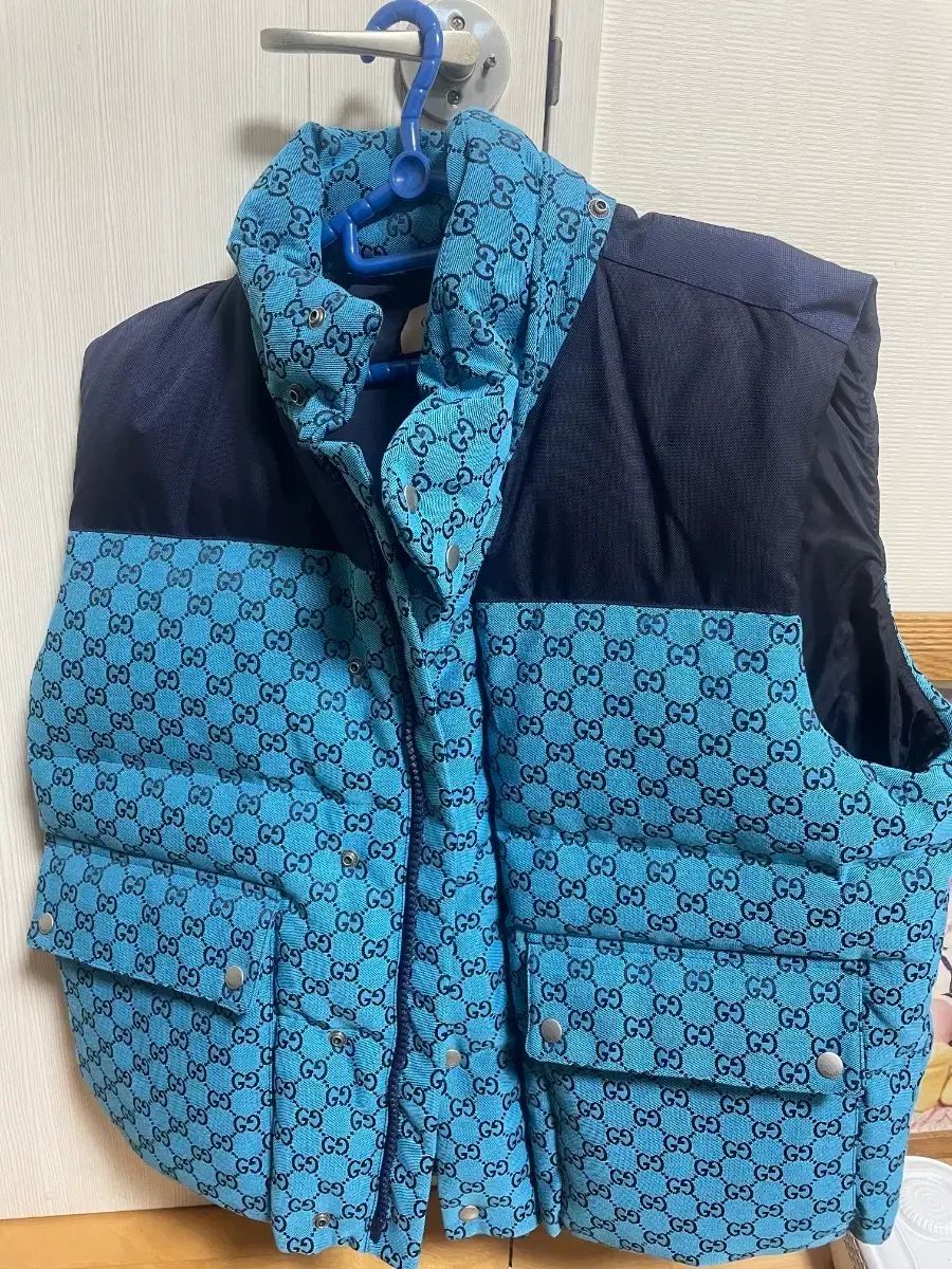 グッチ GG キャンバス ダウン ベスト
