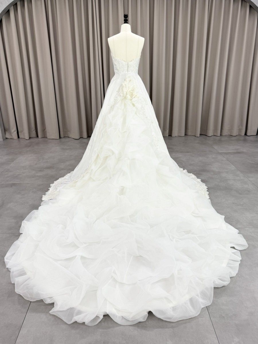 【美品】ヴュ・パリ　ウェディングドレス　NCP/81901 オフホワイト　7A3 ヴュ パリ Vieux Paris SF-108 Aライン ウェディングドレス ホワイト