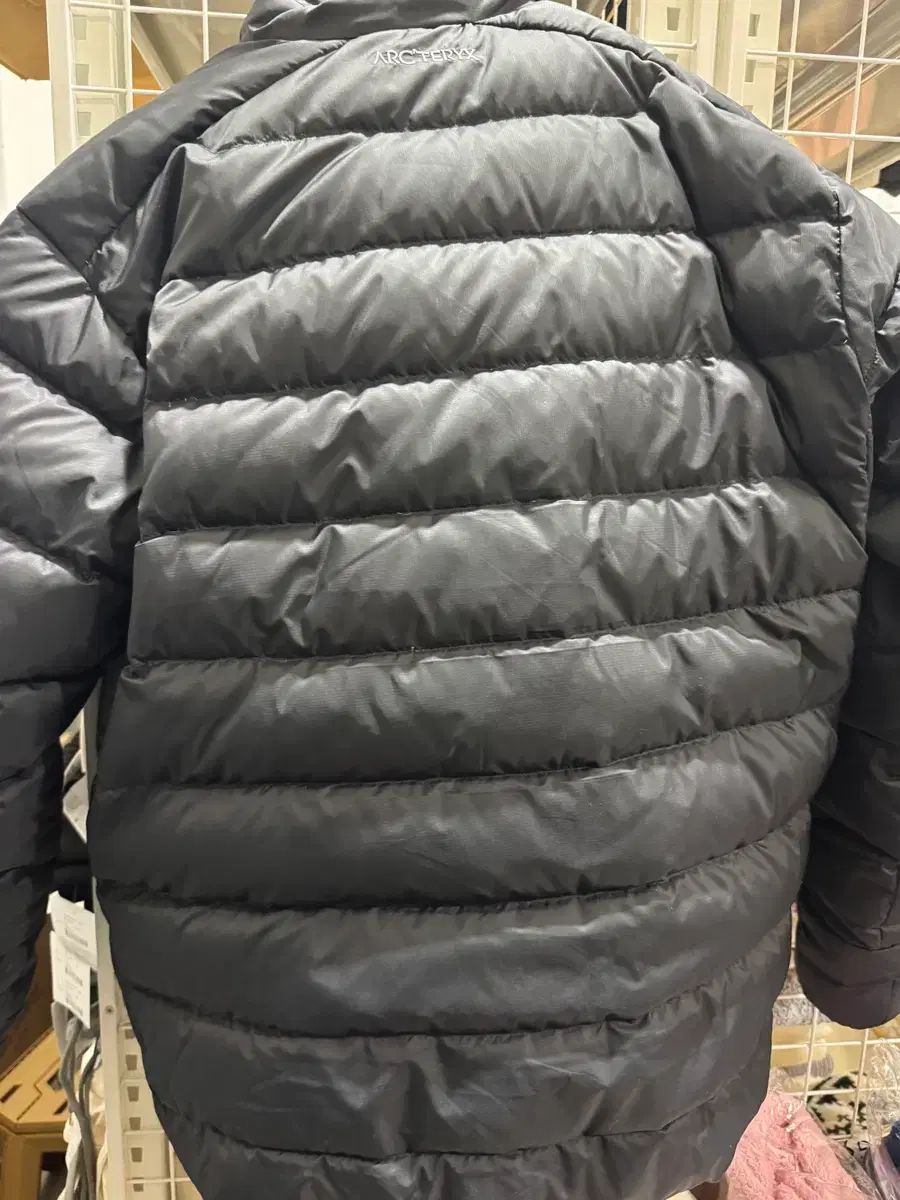 アークテリクス トーテム フードなし M