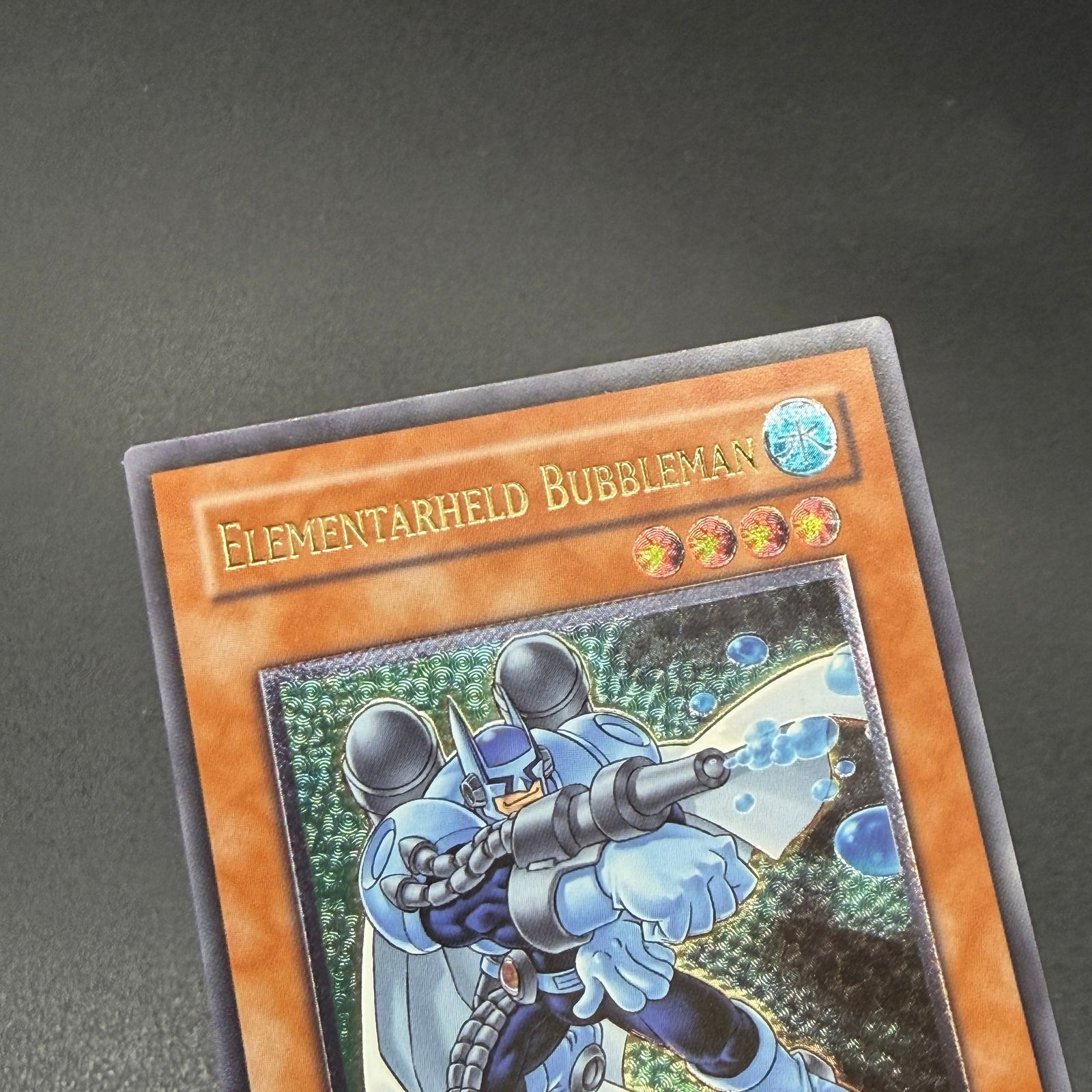 E・HERO バブルマン　ドイツ版　レリーフ 遊戯王 E・HERO バブルマン/レリーフ/ドイツ/EU版 B - メルカリ