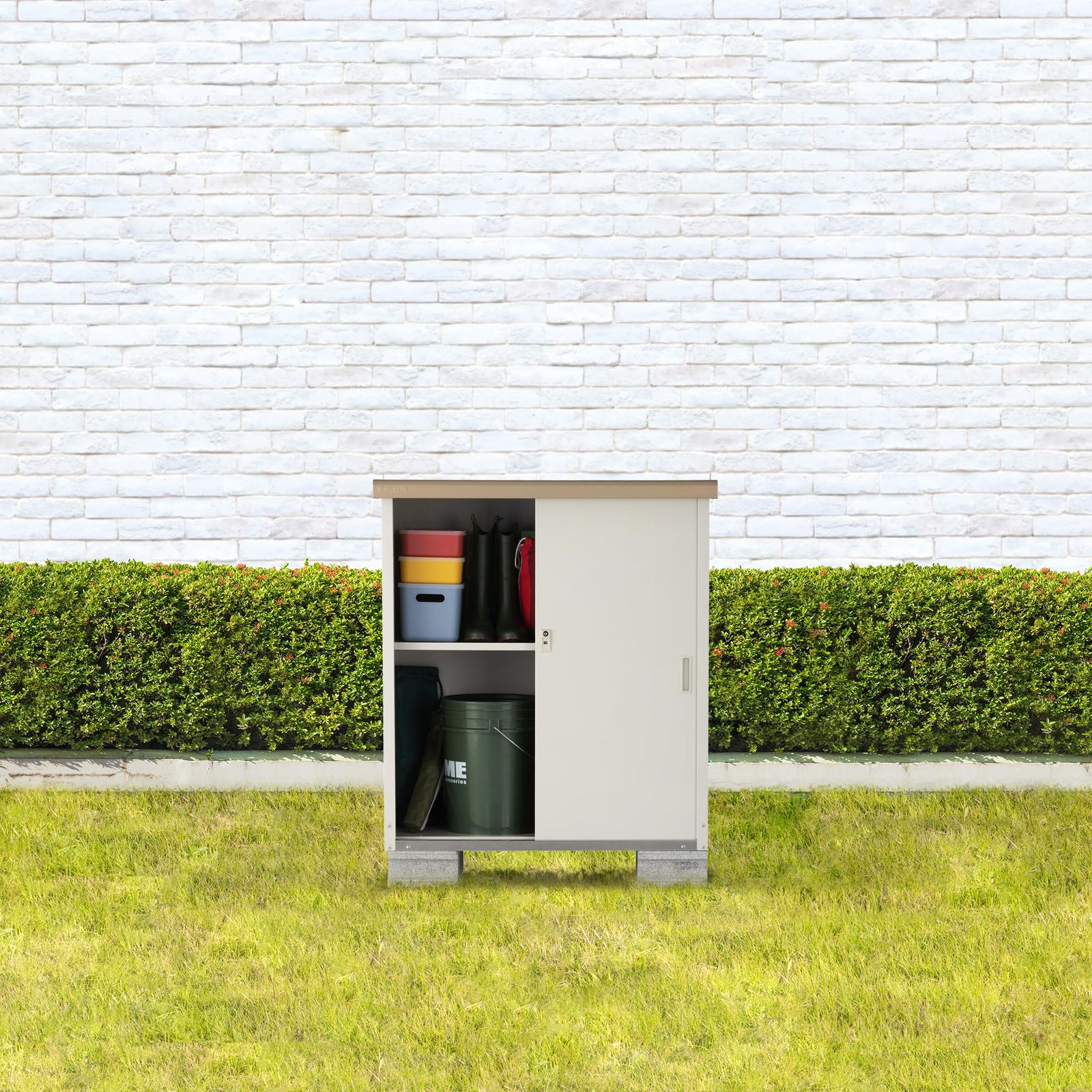 グリーンライフ 物置 収納庫 屋外 小型 日本製 棚板 鍵付き 幅92×奥行52×高さ100 cm サビに強いステンレスレール HMG-910