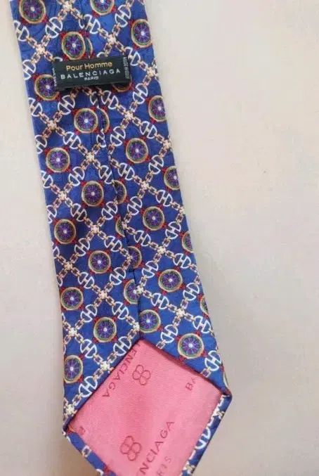 バレンシアガ ブルー パータン ネックタイ