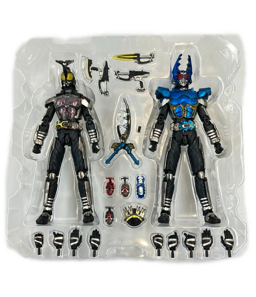 バンダイ 仮面ライダーカブト S.I.C. 仮面ライダーダークカブト＆仮面