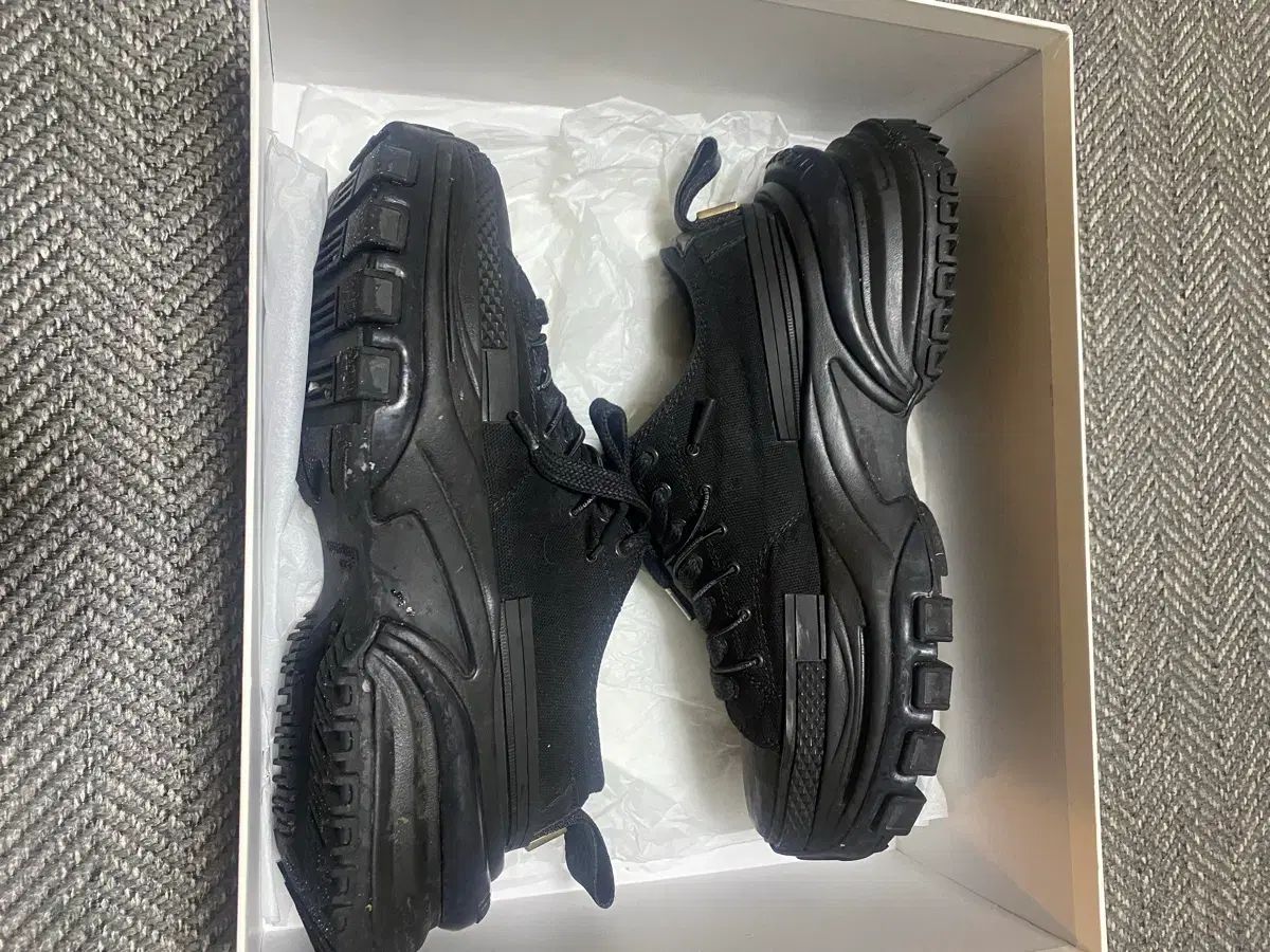 42 ウーヨンミ 20 FW ダブルレイ ブラック