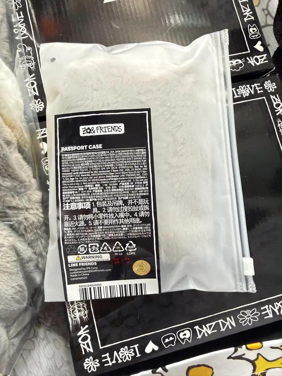 ZOA レディースパスポートケース