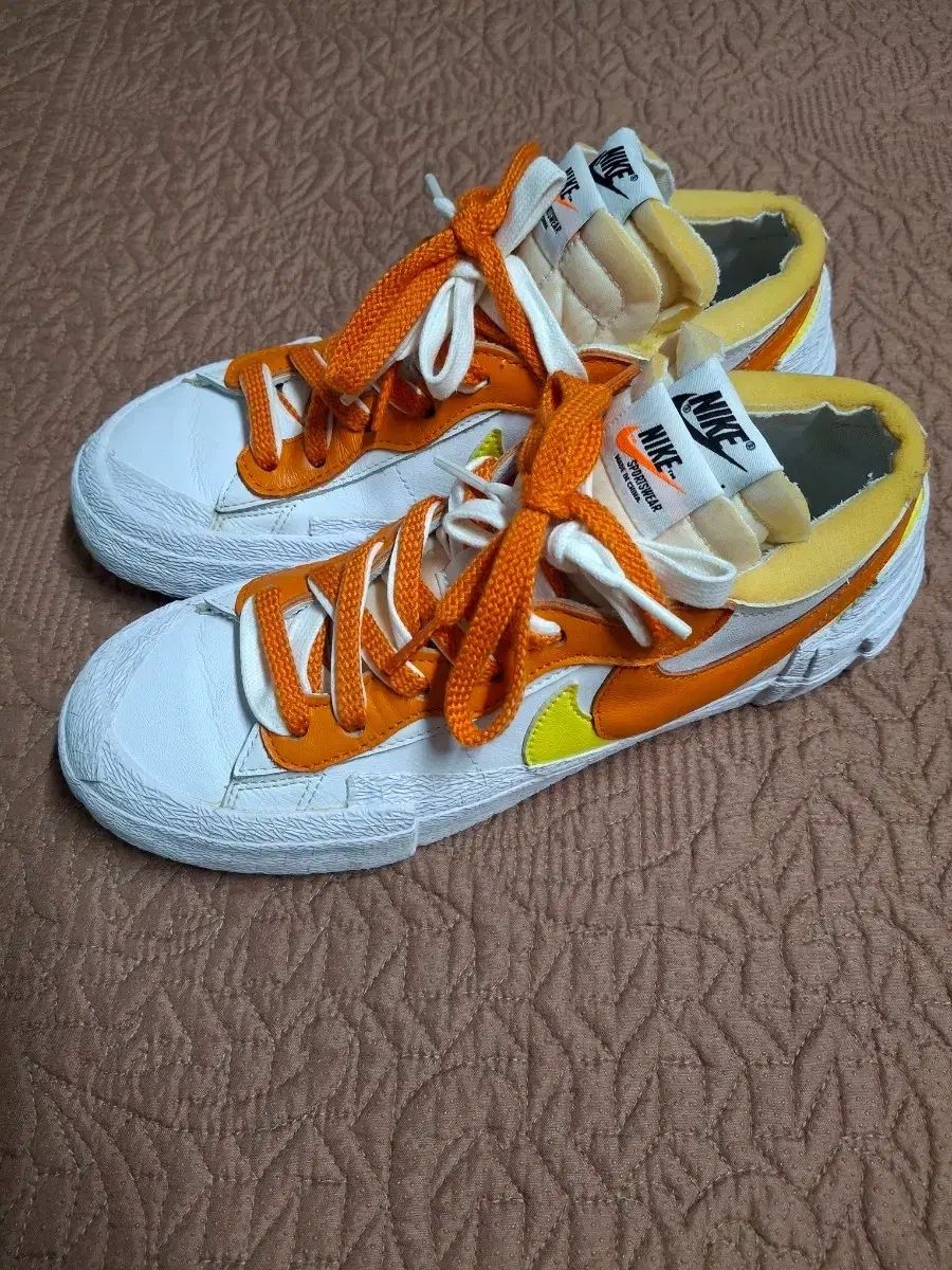 240 NIKE SACAI ブレーザー ロー スニーカー 1210