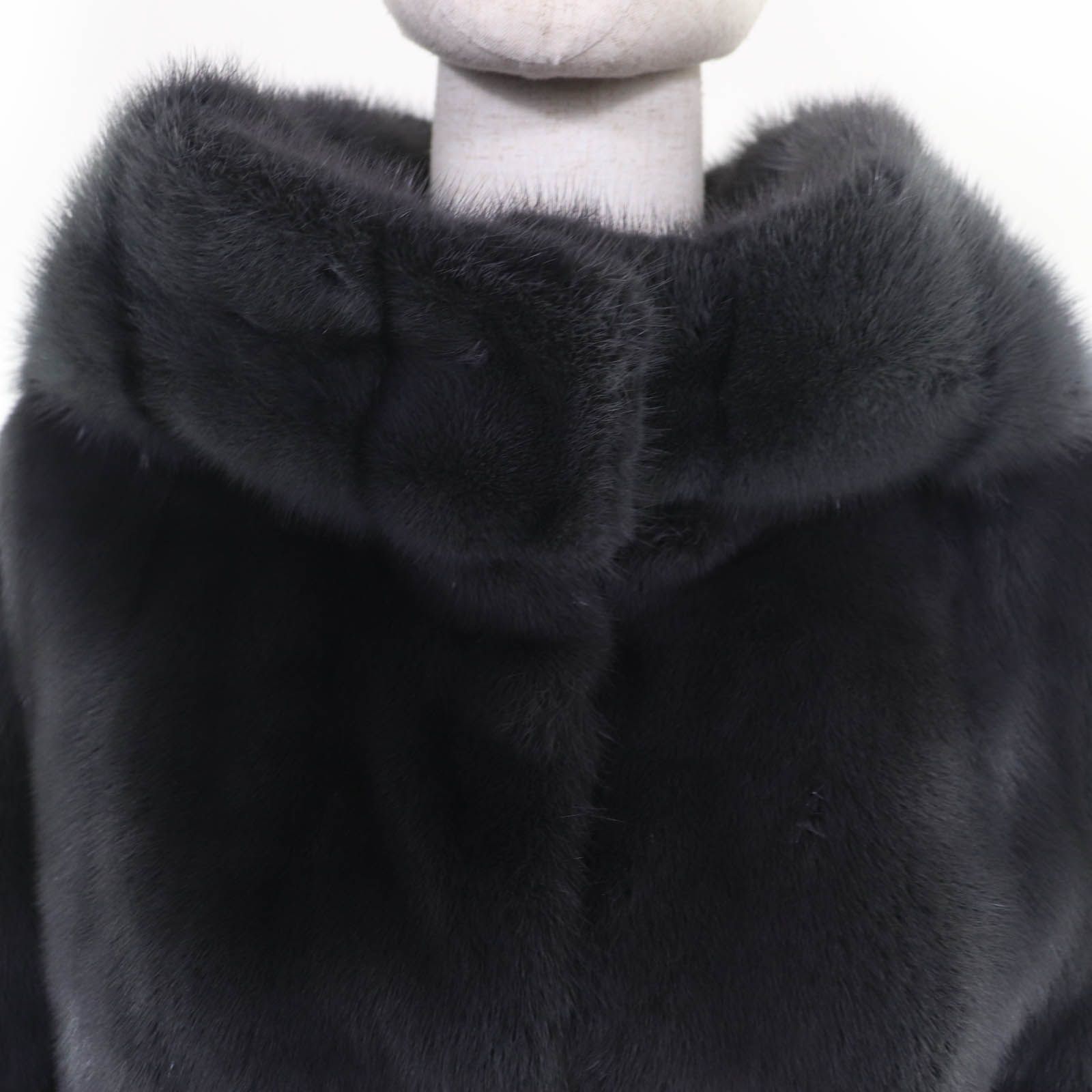 【美品】FENDI フェンディ カーリト ダウンジャケット ミンクファー 美品☆FENDI フェンディ FNF581 ミンクファー ベルト・フード付