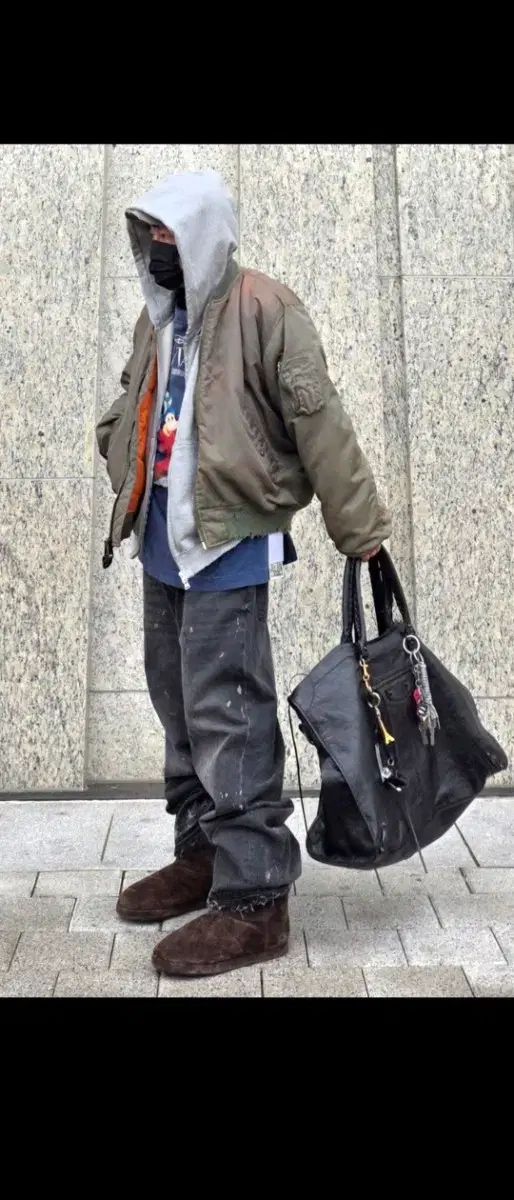 バレンシアガ アラスカ