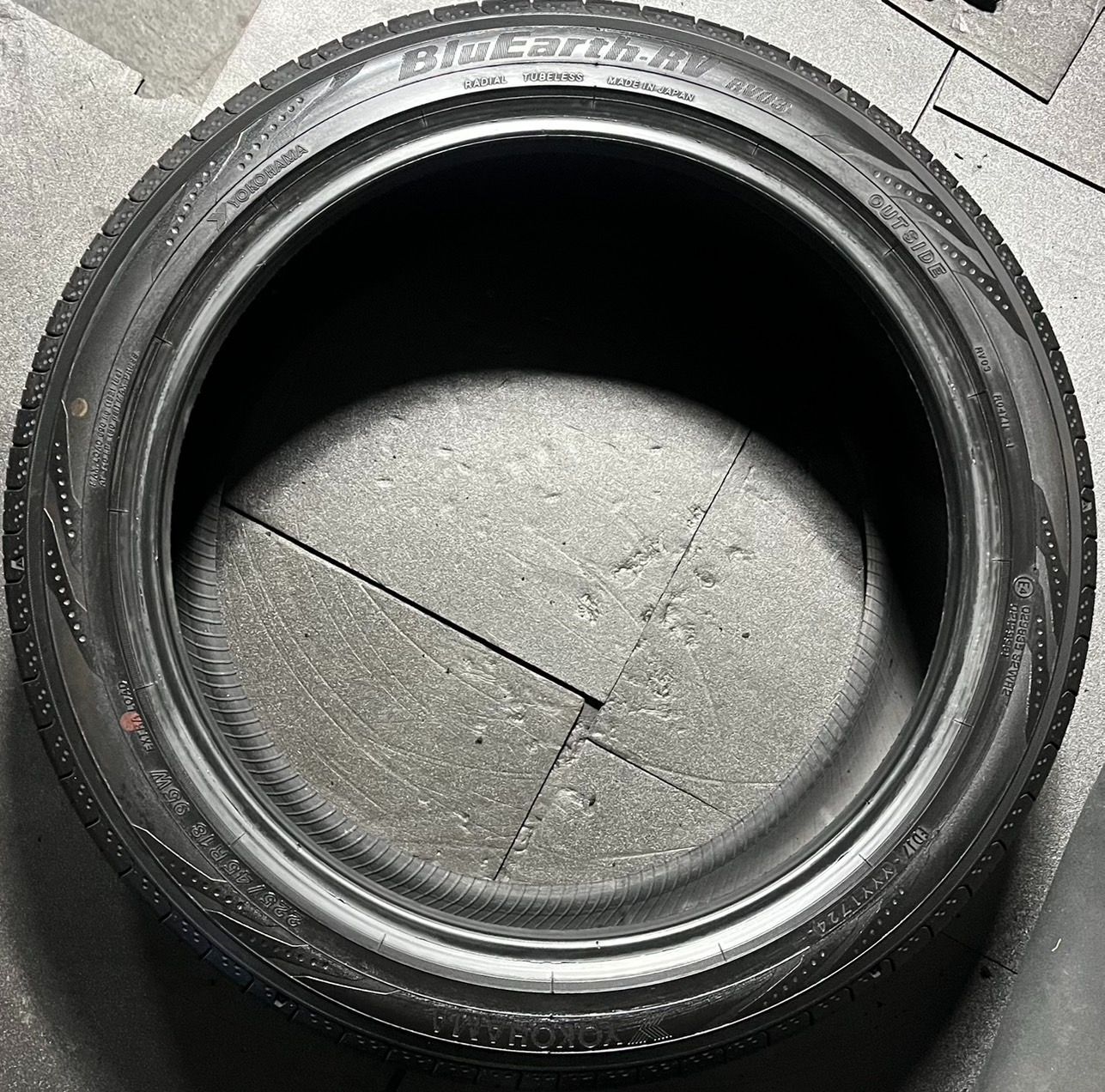 2024年製 約9.2～9.4分山 ヨコハマ YOKOHAMA ブルーアース BluEarth