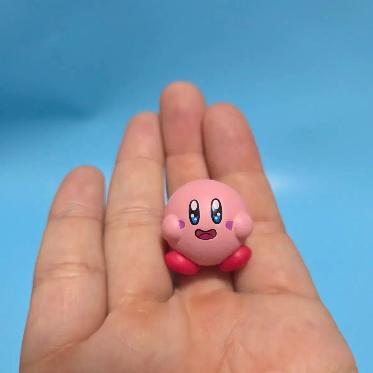 マスコットキャラクター漫画ぬいぐるみフィギュアゴーレジェンドグッズ星のカービィ瞳輝く