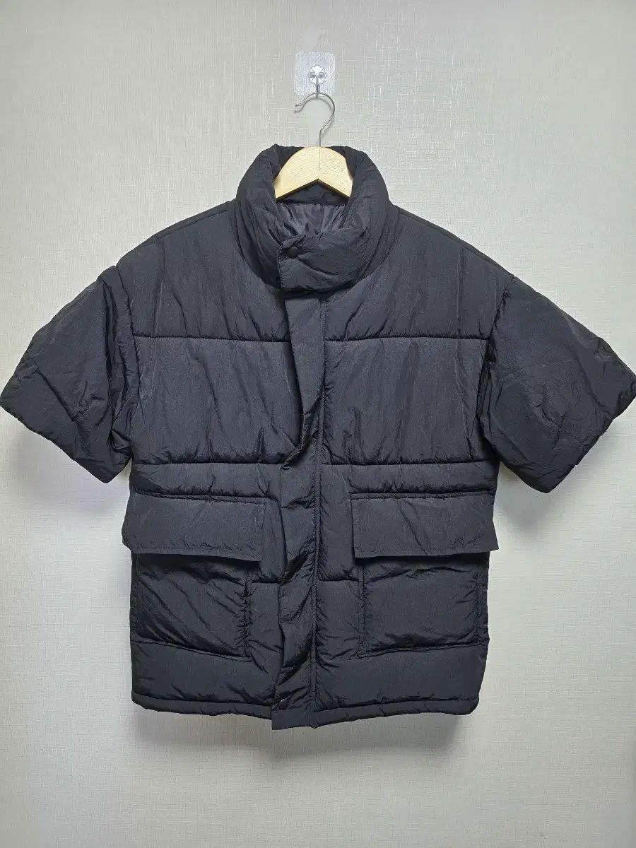 半袖ダウンアウター ブラック ショートダウン