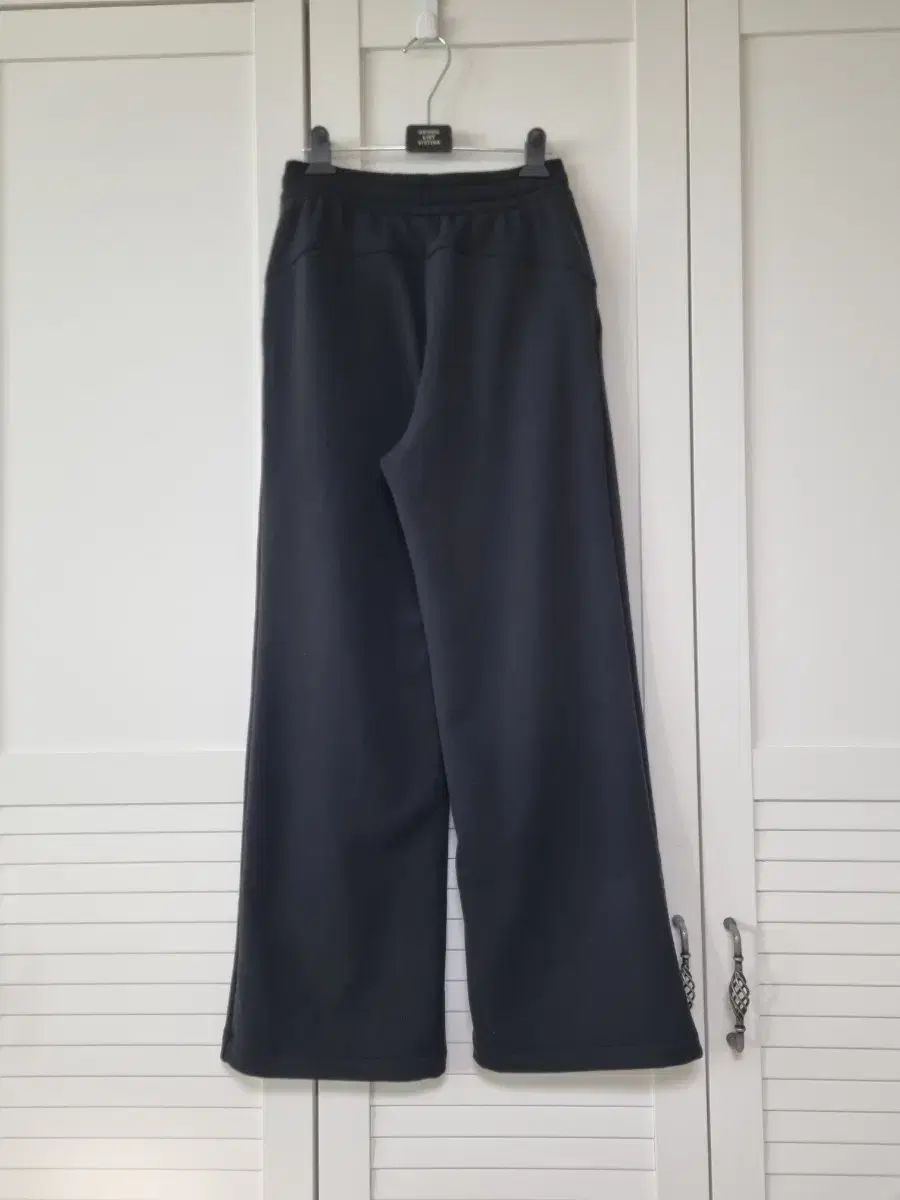 タグ付き アンダール マイルドムース フリース ワイドパンツ Sサイズ ロングタイプ ブラック