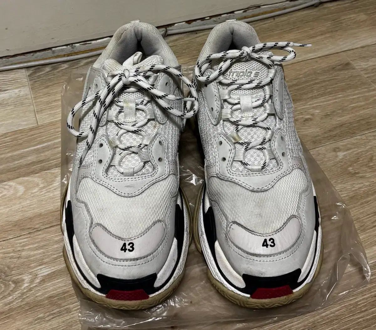 バレンシアガ トリプルS