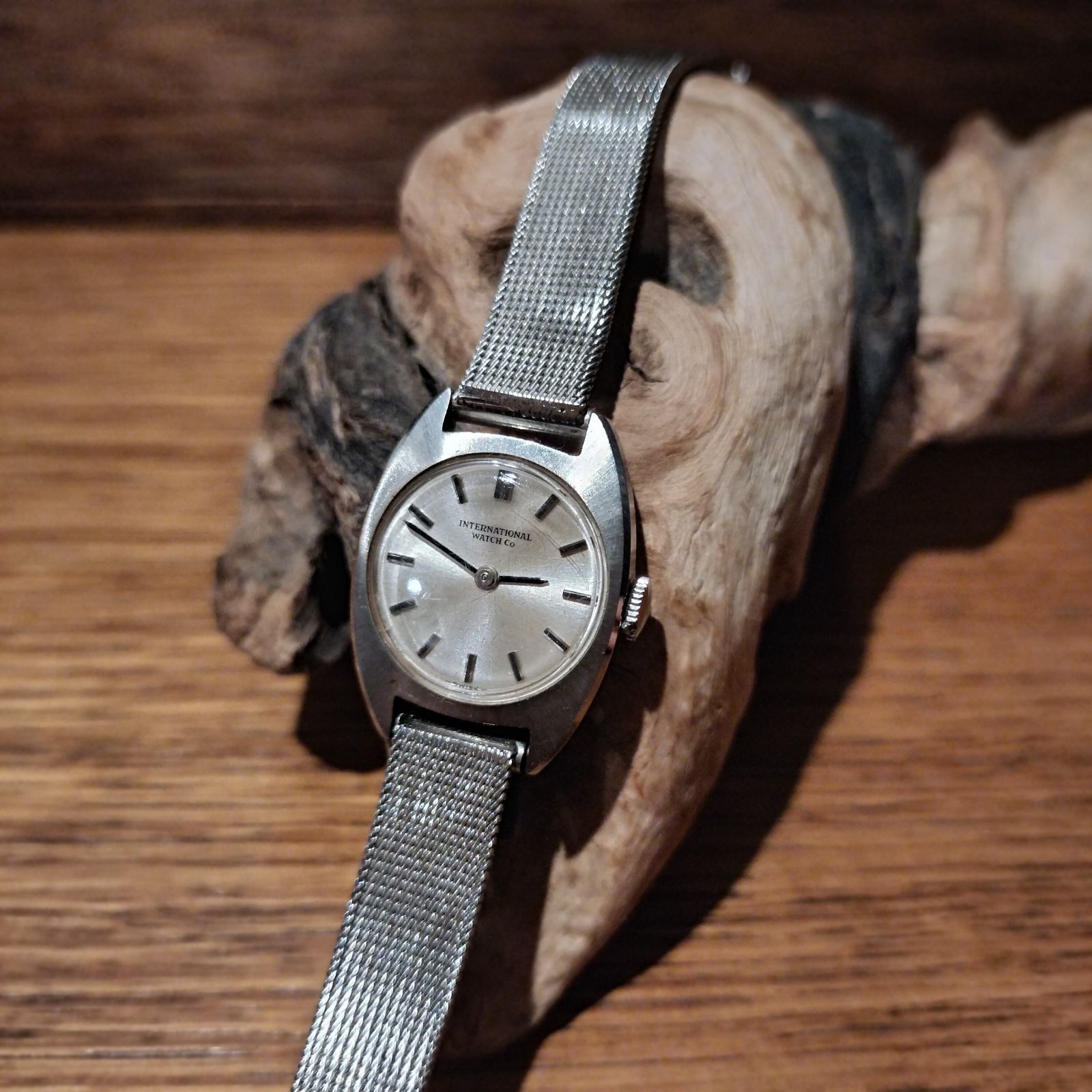 デッドストック 手巻き IWC シルバー文字盤 レディース腕時計