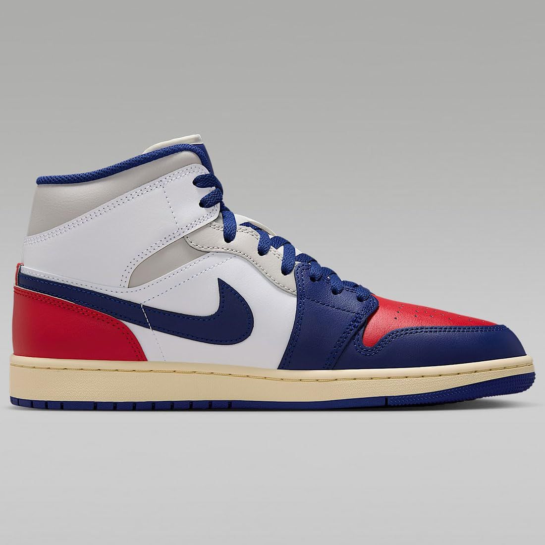 ナイキ] エア ジョーダン 1 ミッド AIR JORDAN 1 MID ホワイト