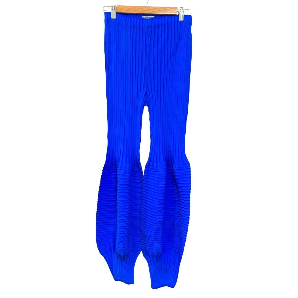 美品 24SS ISSEY MIYAKE イッセイミヤケ イージーウエスト デザイン