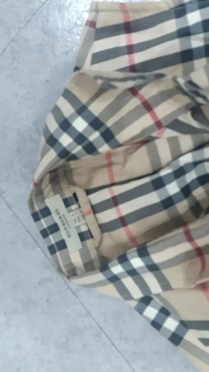 中に着るとパータンが鮮明なバーバリー