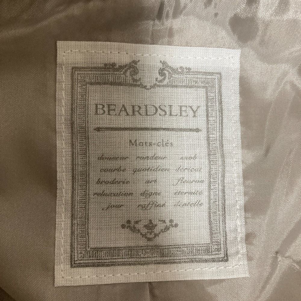 ベージュ レディース