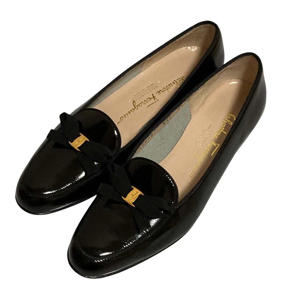 美品 Salvatore Ferragamo サルヴァトーレフェラガモ ヴァラリボン