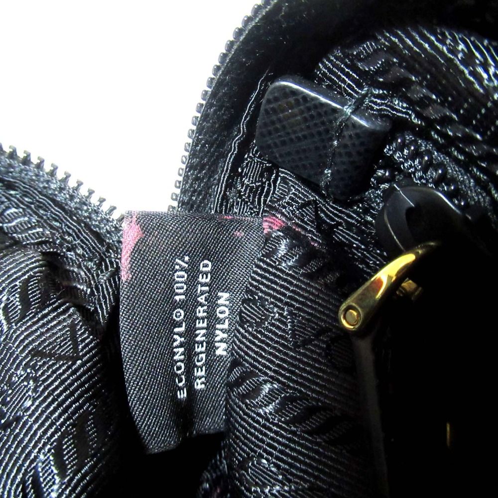 良品 PRADA プラダ トライアングルロゴプレート リナイロンマイクロ