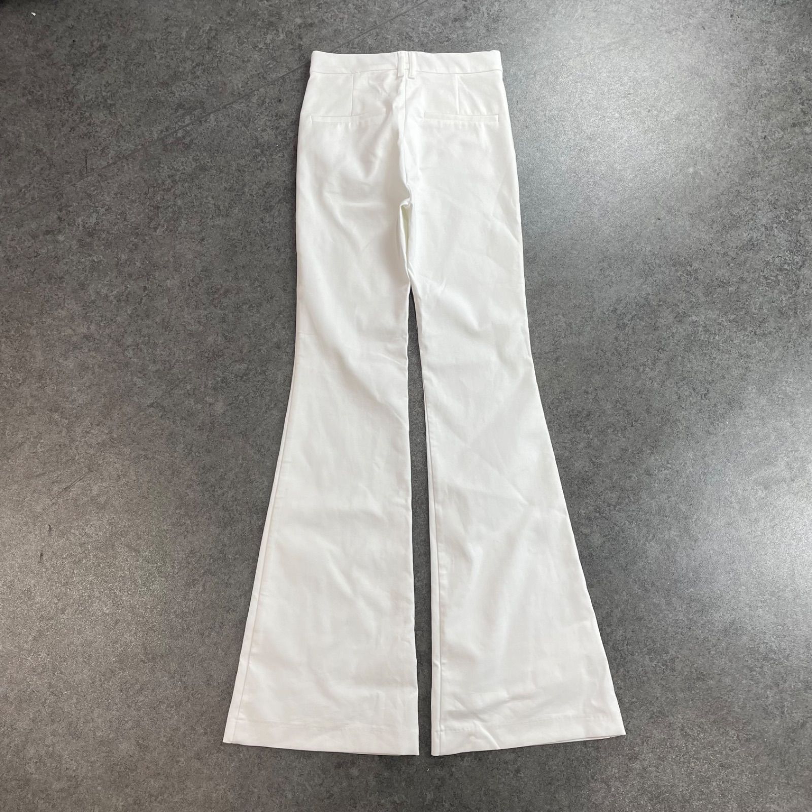 新品 未使用 ZARA ザラ ストレッチ 鬼フレア フレアパンツ 無地