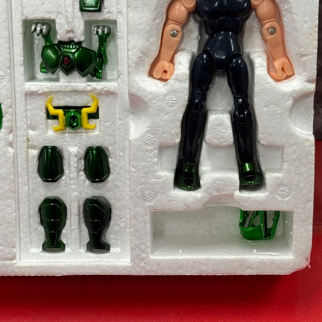 聖闘士星矢 新生ドラゴンクロス 龍星座フィギュア BANDAI □バンダイ 聖闘士星矢 龍星座の新生聖衣 ドラゴンクロス フィギュア