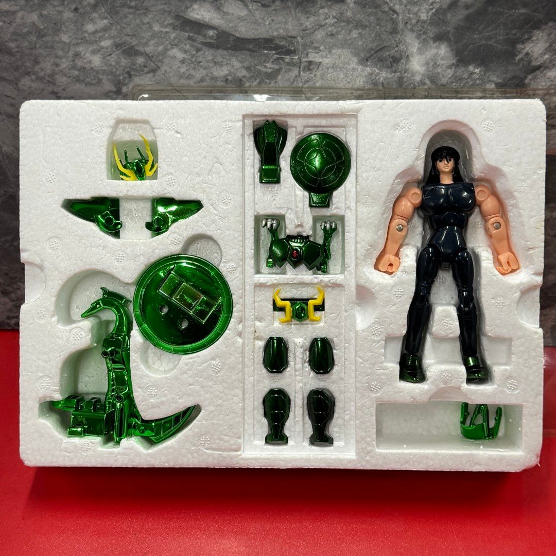 □バンダイ 聖闘士星矢 龍星座の新生聖衣 ドラゴンクロス フィギュア