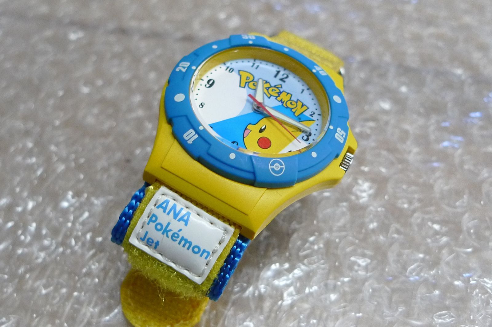 限定ANA ポケモンジェット ピカチュウジャンボ スポーツウォッチ機内