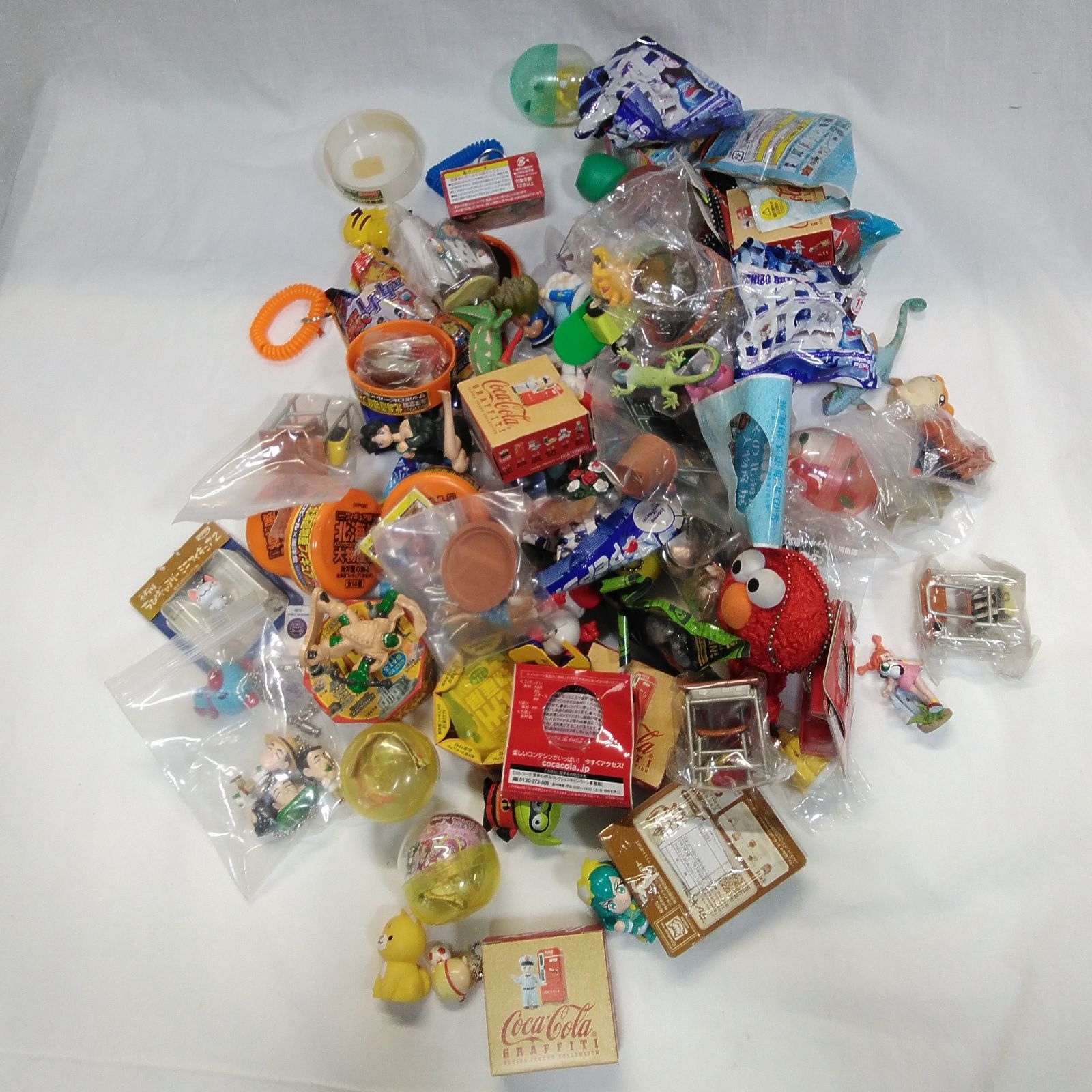 カプセルトイ おまけ フィギュア キーホルダーなど まとめ売り