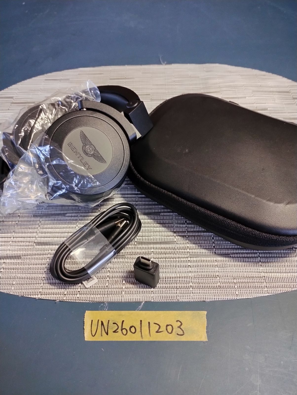 ベントレー 限定版 ワイヤレス ヘッドホン - メルカリ