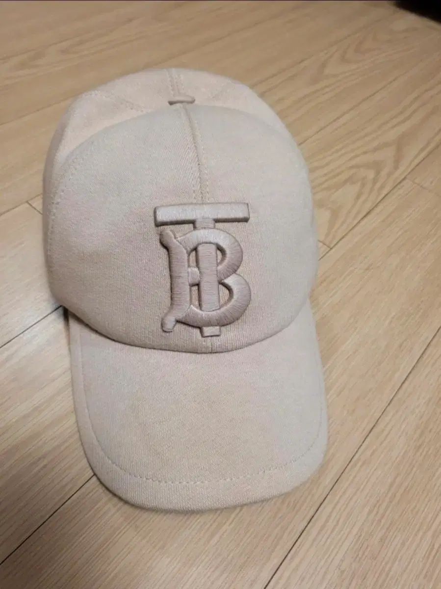 バーバリー TBロゴ ベースボールキャップ ベージュ