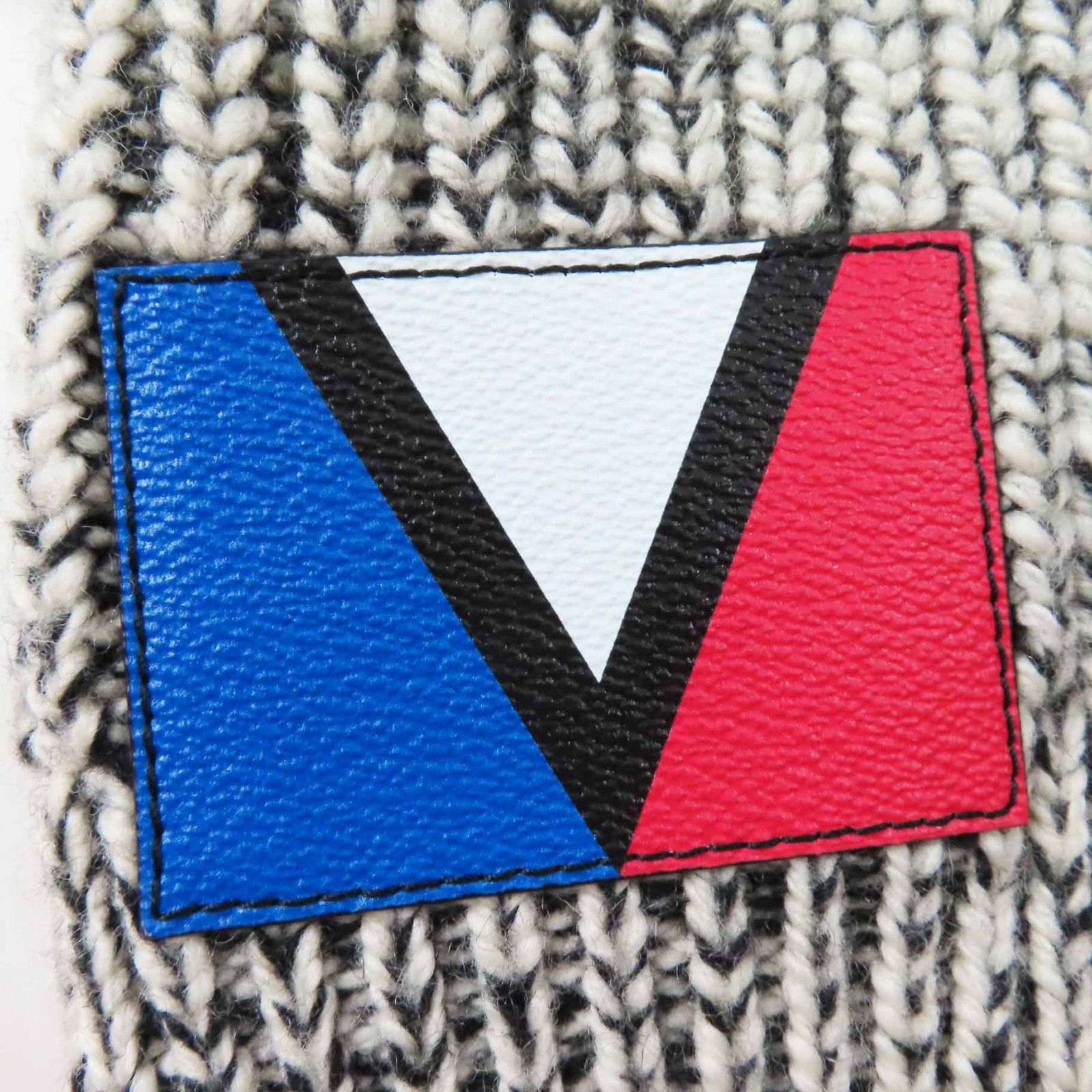 美品　LOUIS VUITTON ヴィトン　ニットワンピース　本革　エンブレム 美品 LOUIS VUITTON ヴィトン ニットワンピース 本革 エンブレム