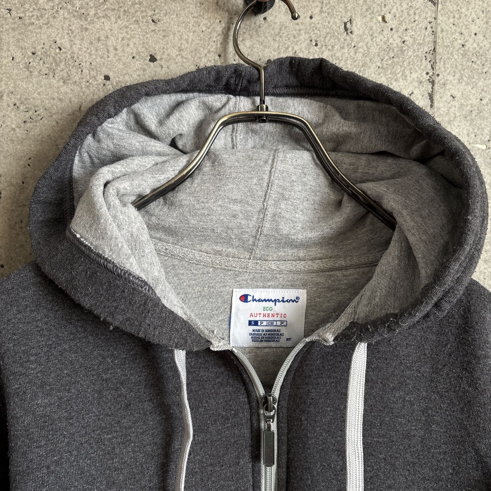 USED】US 古着 Champion チャンピオン ジップアップ パーカー グレー 