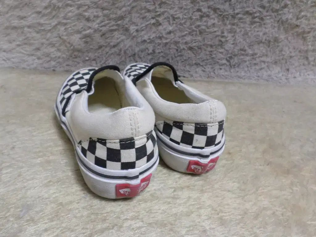 185 VANS チェッカーボード スリッポン キッズ 子供靴 ジュニア 中古 靴